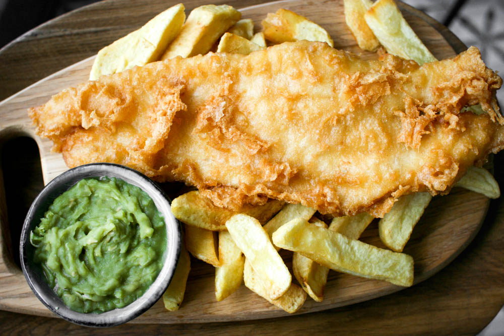 Fish and chips tonhalfilével – ahogy az angolok  készítik