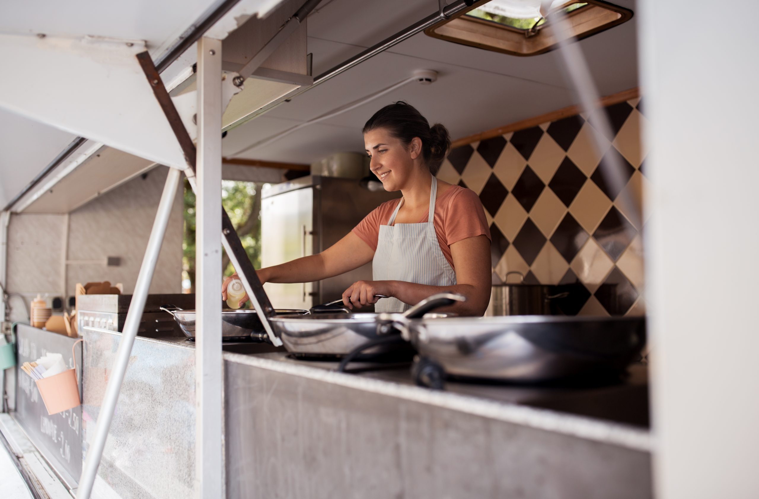 A Food Truckok rendkívül alkalmasak arra, hogy céges, vagy akár magánrendezvényeket bonyolítsanak le.