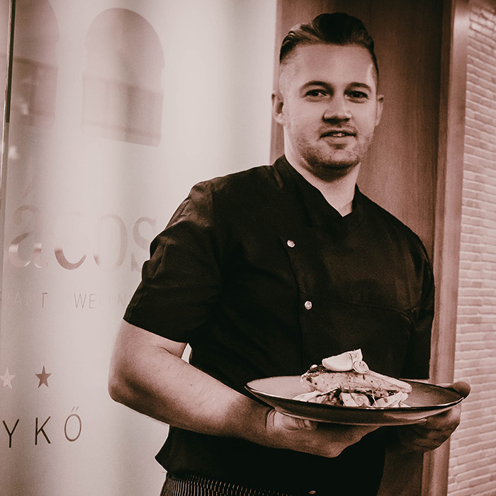 A Tornácos étterem csapatához januárban csatlakozott Ferkis Zsolt, aki izgalmas fogásokkal színesítette a nemzetközi étlapot. 